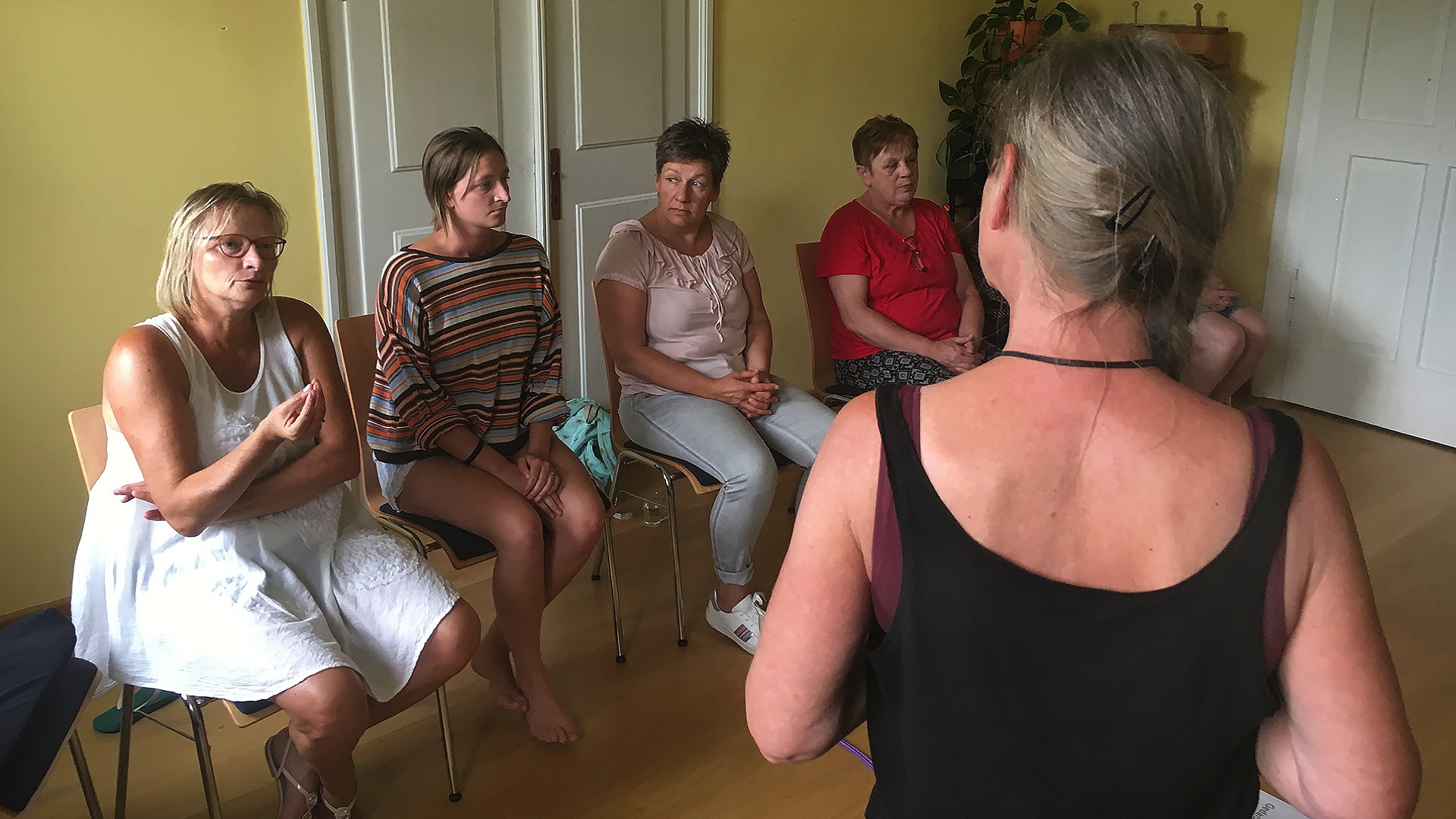 Seminarteilnehmerinnen im Gespräch